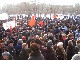 Перекрытие дороги после митинга в Екатеринбурге. Фото Каспарова.Ru (c) Перекрытие дороги после митинга в Екатеринбурге. Фото Каспарова.Ru (c)