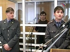 Кулаев в здании суда. Кадр "Вестей" (с) Кулаев в здании суда. Кадр "Вестей" (с)