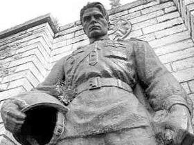 Памятник воину-освободителю в Таллине. фото: "Взгляд" (С) Памятник воину-освободителю в Таллине. фото: "Взгляд" (С)