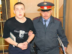 Александр Сивяков, младший сержант обвиняемый по делу рядового Сычева. Фото с сайта ural.kp.ru (С) Александр Сивяков, младший сержант обвиняемый по делу рядового Сычева. Фото с сайта ural.kp.ru (С)