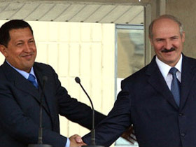Уго Чавес и Александр Лукашенко. Фото: tiwy.com (с) Уго Чавес и Александр Лукашенко. Фото: tiwy.com (с)