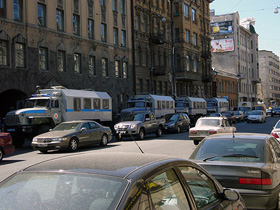 ОМОН в Петербурге перед "Маршем несогласных". Фото: insie.livejournal.com ОМОН в Петербурге перед "Маршем несогласных". Фото: insie.livejournal.com
