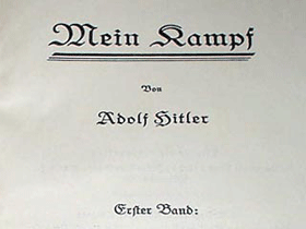 Адольф Гитлер "Mein Kampf". Фото с сайта www.Newsru.com Адольф Гитлер "Mein Kampf". Фото с сайта www.Newsru.com