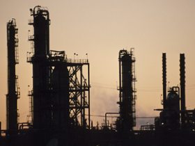 Нефть. фото с сайта photos.com Нефть. фото с сайта photos.com