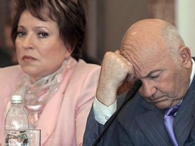 Валентина Матвиенко и Юрий Лужков. Фото газеты "Коммерсант" Валентина Матвиенко и Юрий Лужков. Фото газеты "Коммерсант"