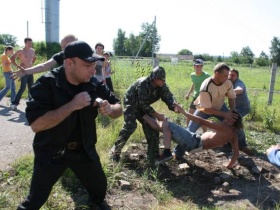 Нападение на лагерь экологов в Рязани. Фото: ru.indymedia.org Нападение на лагерь экологов в Рязани. Фото: ru.indymedia.org