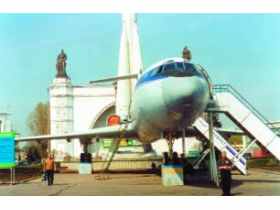 Ту-154 на ВВЦ (ВДНХ). Фото с engine.aviaport.ru Ту-154 на ВВЦ (ВДНХ). Фото с engine.aviaport.ru