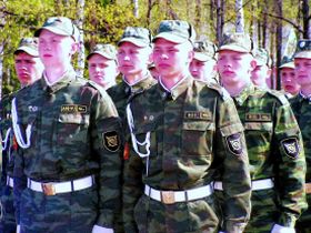 Солдаты, фото Виктора Шамаева, Каспаров.Ru Солдаты, фото Виктора Шамаева, Каспаров.Ru
