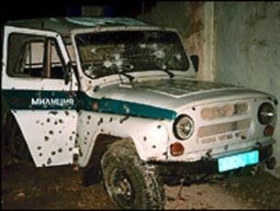 Обстрел милицейской машины, фото http://life.ru/ Обстрел милицейской машины, фото http://life.ru/