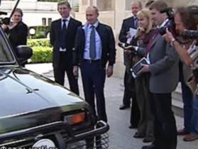 Путин и "Нива". Фото: http://top.rbc.ru Путин и "Нива". Фото: http://top.rbc.ru