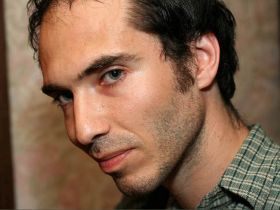 Поэт и политический активист Кирилл Медведев. Поэт и политический активист Кирилл Медведев.
