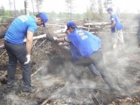 Поддельное фото трудяг из воронезского "ЕдРа". Фото с сайта www.i065.radikal.ru Поддельное фото трудяг из воронезского "ЕдРа". Фото с сайта www.i065.radikal.ru