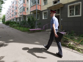 Участковый. Фото Ильи Варламова http://zyalt.livejournal.com Участковый. Фото Ильи Варламова http://zyalt.livejournal.com