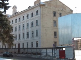 Дом по адресу Большая Якиманка, 15/20. Кадр видео из блога community.livejournal.com/namarsh_ru Дом по адресу Большая Якиманка, 15/20. Кадр видео из блога community.livejournal.com/namarsh_ru