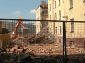 Снос дома по адресу Большая Якиманка, 15/20. Кадр видеозаписи из блога arch-heritage.livejournal.com Снос дома по адресу Большая Якиманка, 15/20. Кадр видеозаписи из блога arch-heritage.livejournal.com