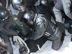 Задержания на пикете в Ульяновске. Фото с сайта vk.com Задержания на пикете в Ульяновске. Фото с сайта vk.com