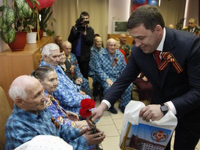 Прием ветеранов у губернатора. Фото с сайта znak.com Прием ветеранов у губернатора. Фото с сайта znak.com
