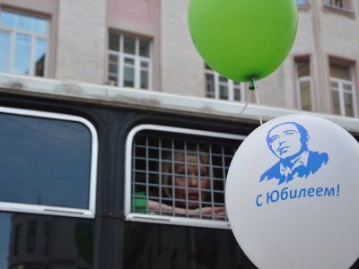 Задержания на Арбате в день рождения Михаила Ходорковского (Фото Каспарова.Ru) Задержания на Арбате в день рождения Михаила Ходорковского (Фото Каспарова.Ru)
