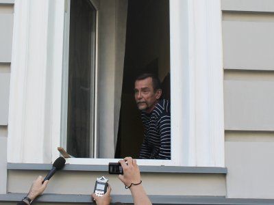 Лев Пономарев во время штурма офиса "За права человека" (Фото Каспаров.Ru) Лев Пономарев во время штурма офиса "За права человека" (Фото Каспаров.Ru)