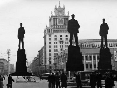 Фанерный Маяковский. Фото oldmos.ru Фанерный Маяковский. Фото oldmos.ru