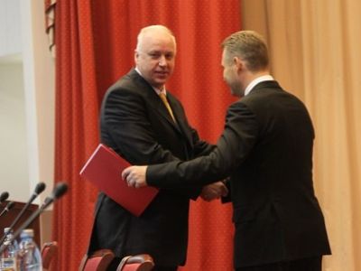 Взаимонаграждение Астахова с Бастрыкиным. Фото из блога avmalgin.livejournal.com Взаимонаграждение Астахова с Бастрыкиным. Фото из блога avmalgin.livejournal.com
