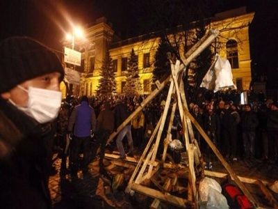 Катапульта украинских оппозиционеров. Фото: twitter.com Катапульта украинских оппозиционеров. Фото: twitter.com