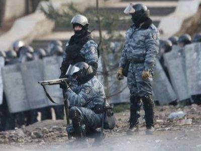 "Беркут" на улице Грушевского. Фото: unian.net "Беркут" на улице Грушевского. Фото: unian.net