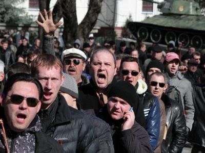 Митинг в Симферополе. Фото: ria.ru Митинг в Симферополе. Фото: ria.ru