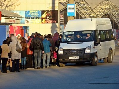 Маршрутка. Фото: Виктор Шамаев, Каспаров.Ru Маршрутка. Фото: Виктор Шамаев, Каспаров.Ru