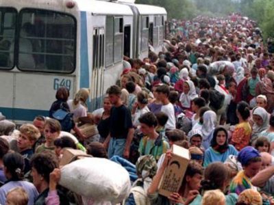 Выход мирного населения. Фото: userdocs.ru Выход мирного населения. Фото: userdocs.ru