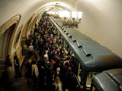Толпы в метро - Москва Толпы в метро - Москва