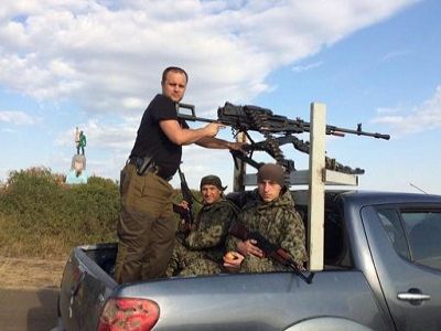 П.Губарев и "ополченцы". Источник - https://twitter.com/euromaidan/status/507132361667280896 П.Губарев и "ополченцы". Источник - https://twitter.com/euromaidan/status/507132361667280896