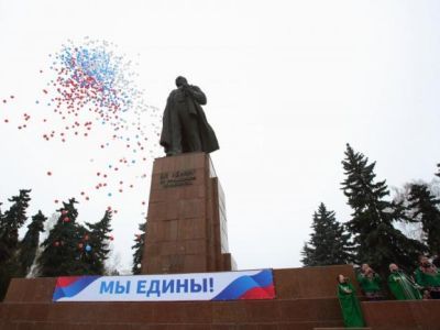 Мы едины! Фото: Марина Садчикова, Каспаров.Ru Мы едины! Фото: Марина Садчикова, Каспаров.Ru