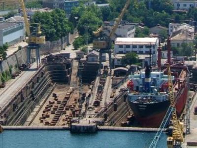 Севастопольский морской завод. Фото: nefakt.info. Севастопольский морской завод. Фото: nefakt.info.