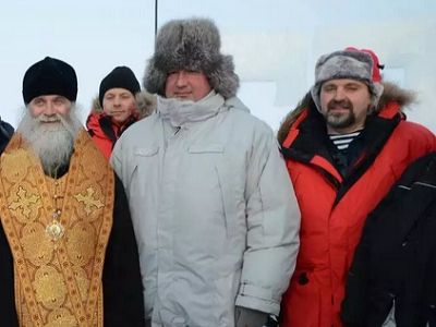 Рогозин на Шпицбергене. Источник - http://oborona.gov.ru/ Рогозин на Шпицбергене. Источник - http://oborona.gov.ru/