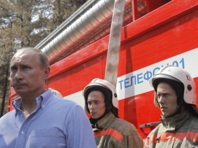 Путин с пожарниками Путин с пожарниками