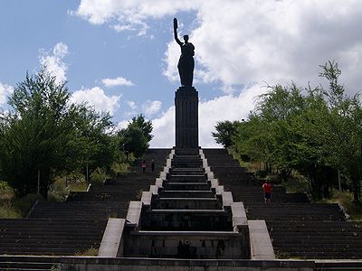 Памятник "Мать Армения" в Гюмри. Фото: en.wikipedia.org Памятник "Мать Армения" в Гюмри. Фото: en.wikipedia.org