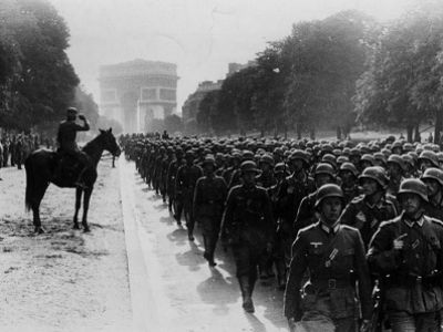 Германские войска входят в Париж, 1940. Источник - http://cp14.nevsepic.com.ua/ Германские войска входят в Париж, 1940. Источник - http://cp14.nevsepic.com.ua/