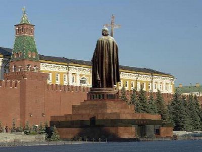 Памятник кн. Владимиру на мавзолее. Колаж публикуется в https://www.facebook.com/profile.php?id=100004578361439 Памятник кн. Владимиру на мавзолее. Колаж публикуется в https://www.facebook.com/profile.php?id=100004578361439