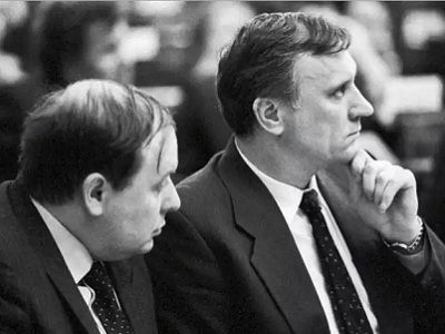 Е.Гайдар и Г.Бурбулис, 1992 г. Источник - file-rf.ru Е.Гайдар и Г.Бурбулис, 1992 г. Источник - file-rf.ru