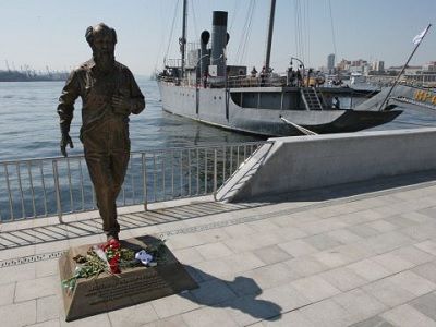 Памятник Александру Солженицыну во Владивостоке. Фото: ria.ru Памятник Александру Солженицыну во Владивостоке. Фото: ria.ru