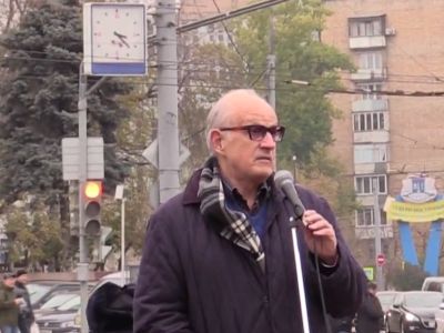 Андрей Пионтковский на митинге "Нет войне". 17 октября 2015 года Андрей Пионтковский на митинге "Нет войне". 17 октября 2015 года