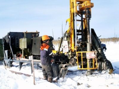 Нефтяник в Сибири. Фото: lukoil-zs.ru Нефтяник в Сибири. Фото: lukoil-zs.ru