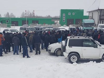 Митинг дальнобойщиков, Новосибирск. Фото Сергея Бойко, https://www.facebook.com/sergey.a.boyko Митинг дальнобойщиков, Новосибирск. Фото Сергея Бойко, https://www.facebook.com/sergey.a.boyko