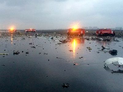 Крушение самолета в Ростове-на-Дону Фото: www.irishtimes.com Крушение самолета в Ростове-на-Дону Фото: www.irishtimes.com