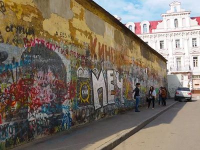 Стена Виктора Цоя. Фото: Shablin.spb.ru Стена Виктора Цоя. Фото: Shablin.spb.ru