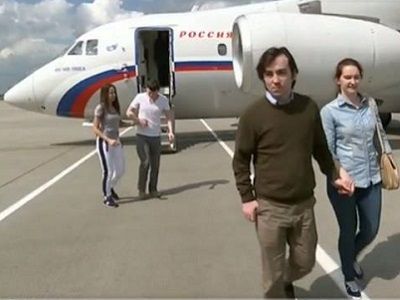 Освобожденные ГРУшники Ерофеев и Александров во Внуково. Публикуется в www.facebook.com/leonard.storch Освобожденные ГРУшники Ерофеев и Александров во Внуково. Публикуется в www.facebook.com/leonard.storch