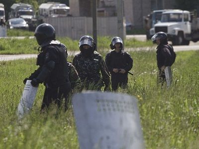 ОМОНовцы в Плеханово, 30.5.16. Источник - mk.ru ОМОНовцы в Плеханово, 30.5.16. Источник - mk.ru
