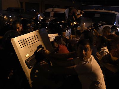 Столкновения в Ереване. Фото: sputnikarmenia.ru Столкновения в Ереване. Фото: sputnikarmenia.ru