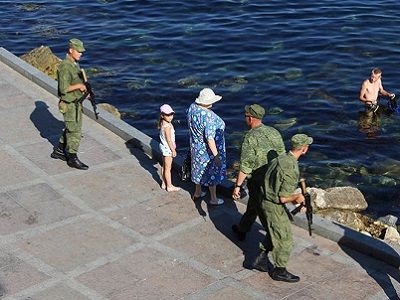 Военные в Крыму. Фото: strajj.livejournal.com Военные в Крыму. Фото: strajj.livejournal.com